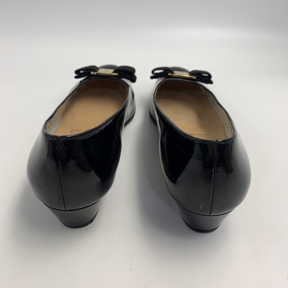 SALVATORE FERRAGAMO VARA BOW PUMP BLACK SHOE - Picture 4 of 9